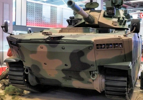 Szybkostrzelność i zdalne sterowanie. Nowa odsłona Raka na MSPO