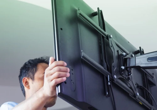 Ten drobny szczegół decyduje, czy uchwyt utrzyma telewizor na ścianie