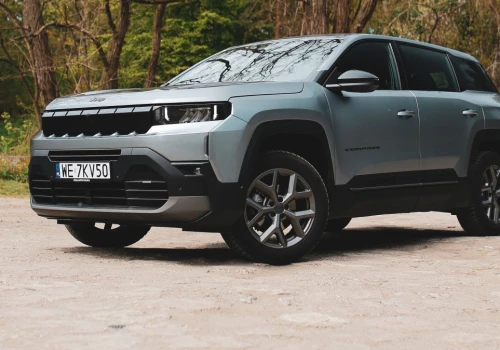 Jeep Compass nigdy nie miał mniejszego silnika. Trzy cylindry dają radę?