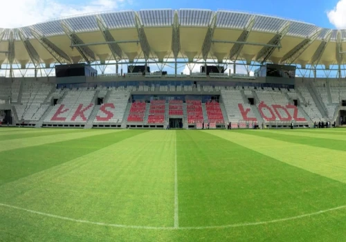 ŁKS gra dobrze, trybuny świecą pustkami. Stadion za 223 mln zł wypełnia się w jednej trzeciej