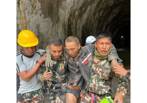 Cud w Nepalu. 10 dni po powodzi uratowano kolejne osoby