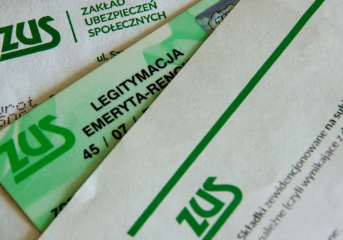 Czy legitymacja emeryta jest potrzebna do wypłaty 14. emerytury? ZUS stawia sprawę jasno
