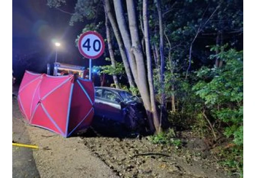 Tragiczny wypadek na drodze. Nie żyje młoda kobieta, a trzy osoby zostały ranne