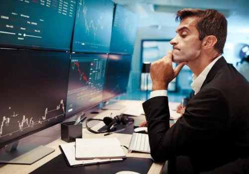 Wall Street bije na alarm. Rentowność obligacji na poziomie 5 proc. to sygnał do cięcia ryzyka