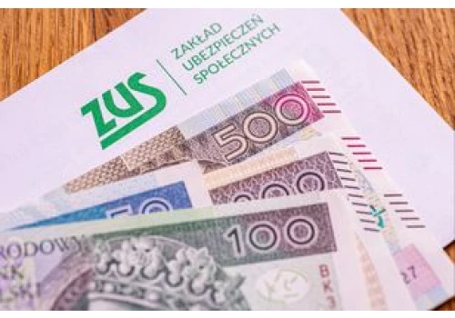 ZUS przelicza emerytury kobiet z tego rocznika. Część dostanie 700 zł