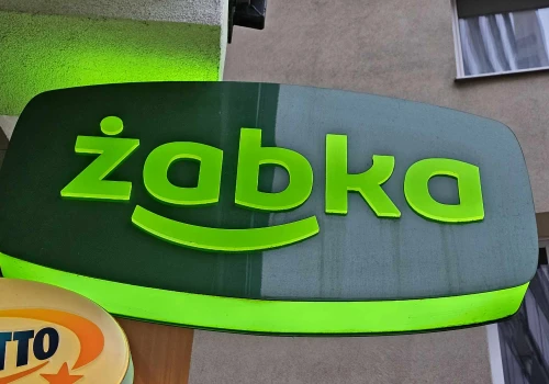 Żabka zmienia program lojalnościowy i Żappsy. Rewolucja w aplikacji od listopada. Sprawdź terminy w Warszawie