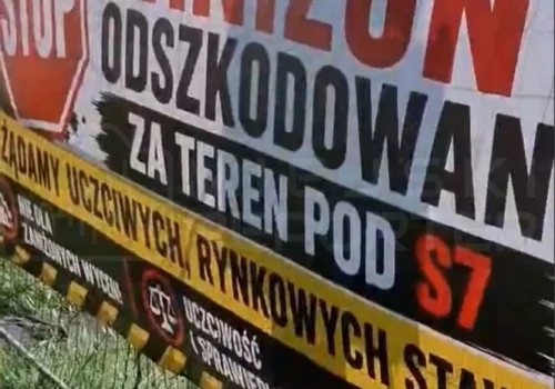Protest na DK7 w Sadowej. Mieszkańcy Łomianek walczą o wyższe odszkodowania za działki pod S7