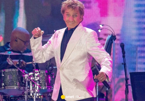 83-letni gwiazdor nie chce schodzić ze sceny. Barry Manilow ma za sobą coming out i walkę o zdrowie