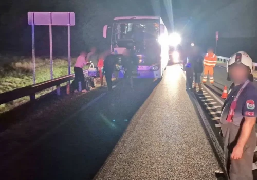 Wypadek polskiego autokaru na Węgrzech. Najpierw owca, a później zderzenie z tirem
