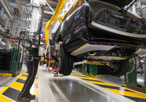 Jaguar Land Rover szykuje wielkie cięcia. Pracę może stracić 4 tys. osób