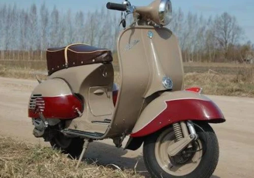 Możesz kupić radziecki skuter. Znajomym powiesz, że to Vespa