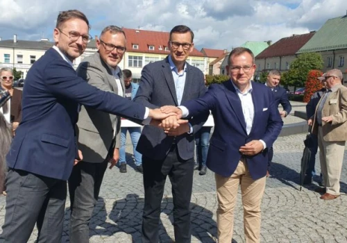 Mateusz Morawiecki w Sieradzu. Zapowiada 500 zł rocznie na każdego mieszkańca gminy