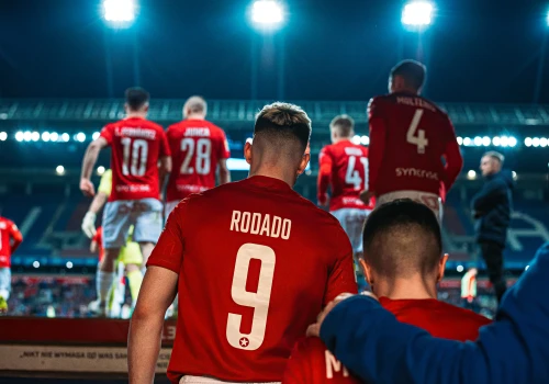 Korona Kielce – Wisła Kraków: gdzie i o której oglądać? Transmisja