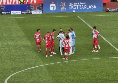 Piłka nożna: Bezbarwne widowisko w Sercu Łodzi. Widzew bezbramkowo remisuje z Radomiakiem