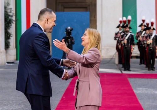 „Drogi Karolu Nawrocki”. Premier Włoch dziękuje prezydentowi