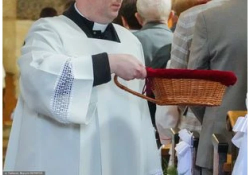 Nie chciał odprawić pogrzebu. 