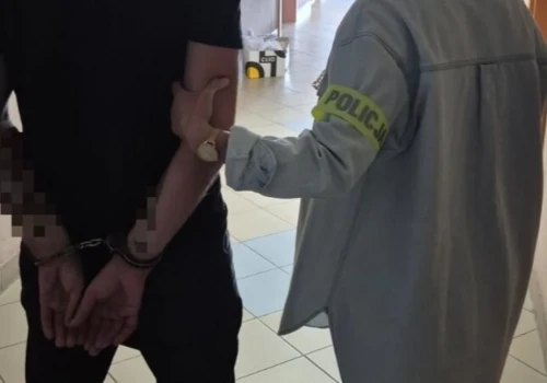 Skusili się na drogie zapachy w drogerii. Zamiast flakonów dostaną wyrok