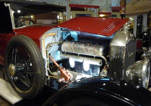 Jedna trzecia ceny z góry, pół roku gwarancji i transport na Twoje ryzyko. Tak Peugeot sprzedawał auta 100 lat temu