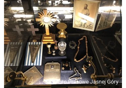 Wojenne ślady na Jasnej Górze. Nowa trasa prowadzi przez niezwykłe pamiątki