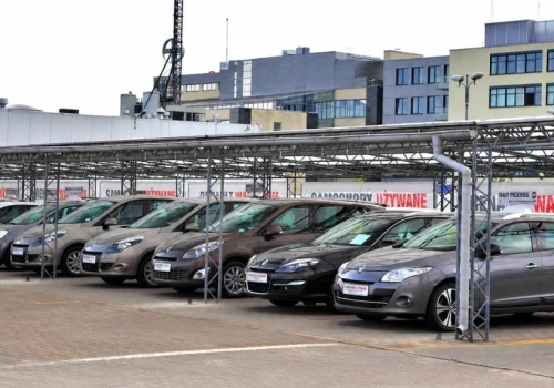 Auta używane – wybory Polaków. Najczęściej kupujemy samochody w tym przedziale cenowym