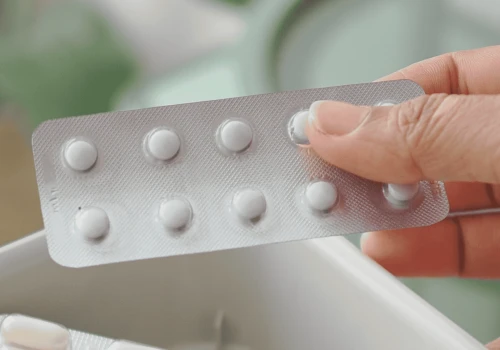 Nie tylko antybiotyki. Te popularne leki niszczą jelita