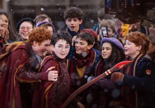 Nowy „Harry Potter” odsłania kolejne karty. To oni zagrają młodego Voldemorta i Zgredka, jest też nowa Ginny