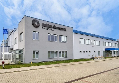 Collins Aerospace rekrutuje w Tajęcinie. Trzy oferty pracy i wynagrodzenia do 16,8 tys. zł