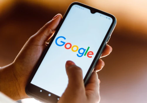 Android dostaje wrześniowy pakiet zmian. Google zaczyna od poprawek