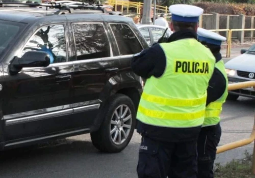 Płaczący chłopiec wciągnięty do auta? Potężna obława policji w Olsztynie