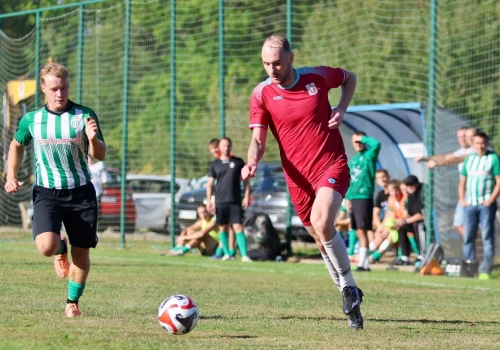 Rafał Adamek razy pięć i lider gromi Iskrę | ZDJĘCIA