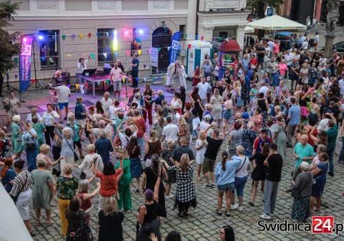 Rynek znów wypełni się muzyką, tańcem i dobrą energią. Nadciąga trzecia Świdnicka Potańcówka