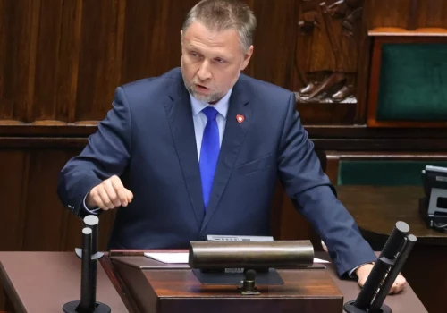 Kierwiński ostro o Ziobrze. „Musi mieć twarde papiery na PiS”