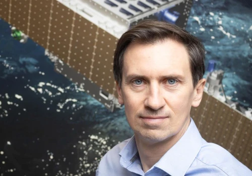 Antydronowy APS rozważa różne opcje, w tym sprzedaż. Zatrudnił znanego doradcę