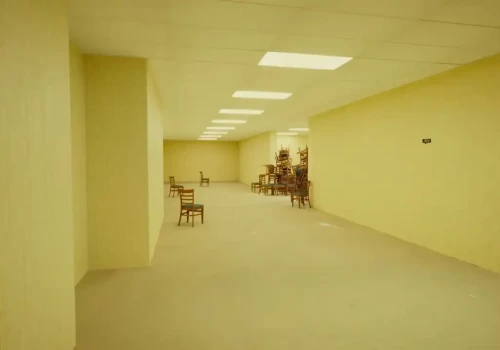 Backrooms 2 powstanie. Fenomen horrorów dostanie sequel