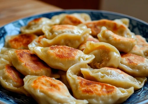 Ciasto na pierogi jest cieniutkie, ale się nie rwie. Ten przepis to złoto