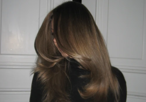 Dobiera się go jak idealny podkład. Naked hair to najpiękniejszy kolor włosów na jesień