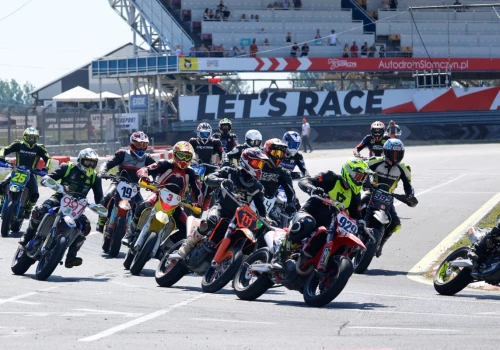 Słomczyn na finał. Rekordowa runda i wielkie zakończenie sezonu SuperMoto 2026
