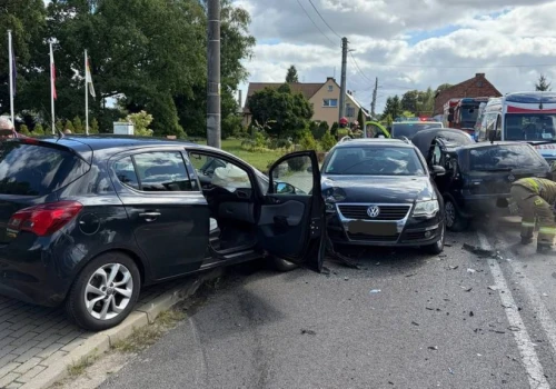 17-latek uciekał przed policją. Pięć osób w szpitalu