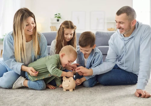 Polacy oszczędzają coraz więcej. Każdego dnia przybywa 340 miliona złotych