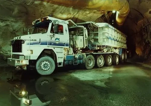 Sisu „Mammoth” zostanie uratowane – ciągnik 10×4 pod olbrzymie, dwuosiowe naczepy