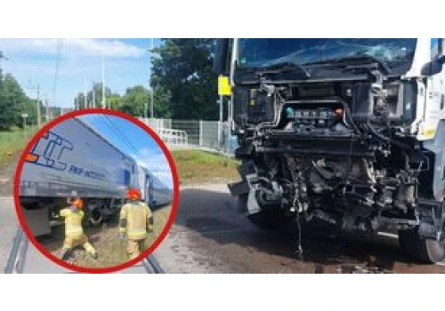 Kolizja na przejeździe kolejowym. Ciężarówka uderzyła w pociąg
