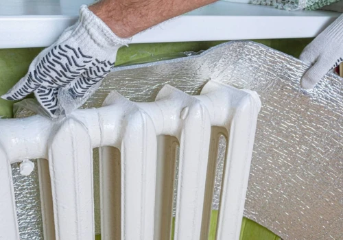 Przyklejanie folii aluminiowej do ścian. Dlaczego wykonawcy to polecają i kiedy warto wypróbować?