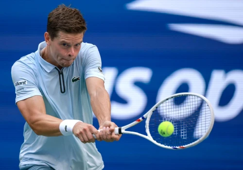 Czterosetowy mecz autorów sensacji. 21-letni debiutant w ćwierćfinale US Open