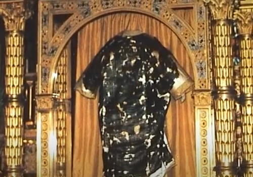 Leon XIV jako pierwszy papież uczci relikwię Świętej Tuniki Chrystusa
