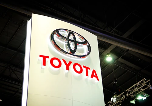 Umocnienie jena uderza w Toyotę, Hondę i Nissana. Miliardy dolarów zysku zagrożone