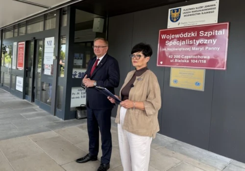 Posłowie PiS Lidia Burzyńska i Andrzej Gawron interweniują w sprawie szpitala na Parkitce. Pytają o finanse, SOR i politykę kadrową