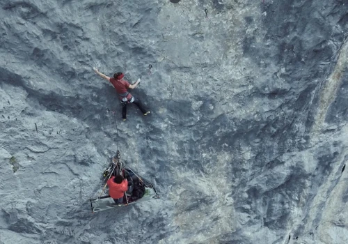 Babsi Zangerl i Jacopo Larcher relizują pierwsze powtórzenie „Déjà” (8c+ 400m) – FILM