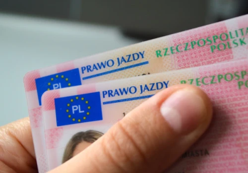 Bezterminowe prawo jazdy odchodzi do lamusa. Do kiedy trzeba wymienić, ile zapłacimy?