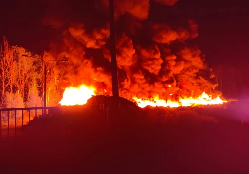 Pożar składowiska opon w Wilkowie. Akcja może potrwać kilka dni