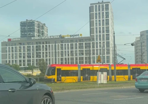 Uwaga, kierowcy! Wielkie zmiany na ulicach Warszawy. Zamknięte przejazdy, objazdy i kilkanaście linii na innych trasach